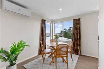 12 Evesham Place, Newlands