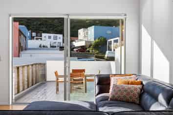 77 Saddleback Grove, Karori