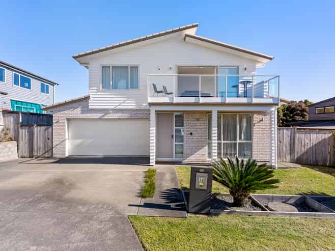 13 Thistle Close, Beachlands