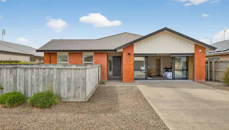 15 St Peters Close, Woolston