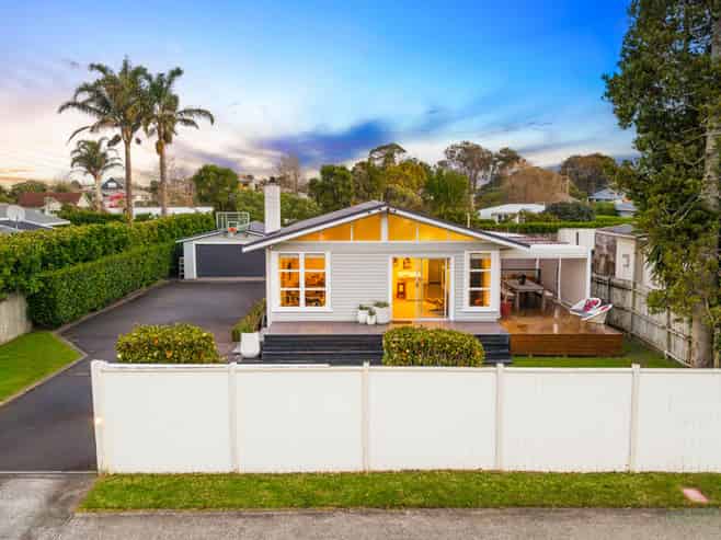 12 Maude Street, Riverhead