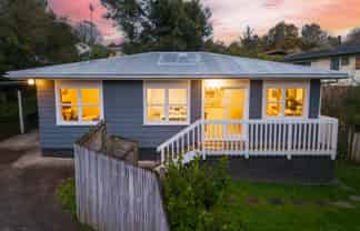 25a Hewlett Road, Massey
