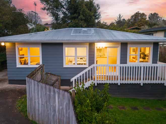 25a Hewlett Road, Massey