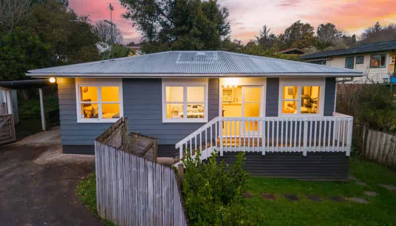25a Hewlett Road, Massey