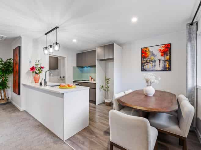 25a Hewlett Road, Massey