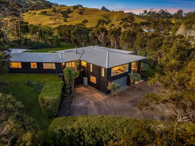 875 Hibiscus Coast Highway, Hatfields Beach