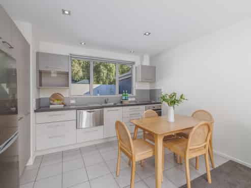 2/9 Marsden Street, Heathcote Valley