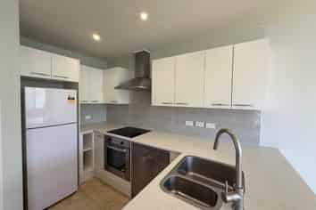 28A Baulcomb Parade, Windsor Park