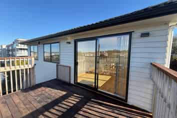 28A Baulcomb Parade, Windsor Park
