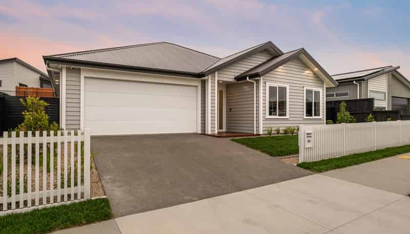 379 Te Taruna Drive, Milldale