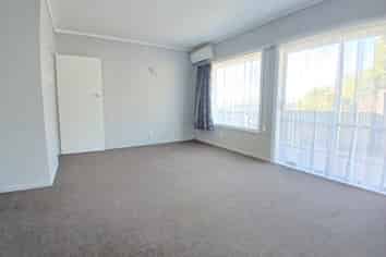 4A Sarah Way, Crofton Downs