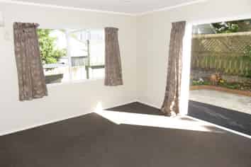 15B Raine Street, Karori