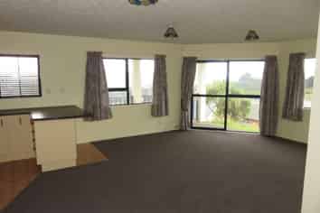 39B Kentwood Drive, Woodridge