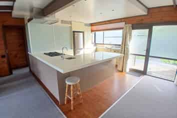 3 Tree Top Lane, Paparangi