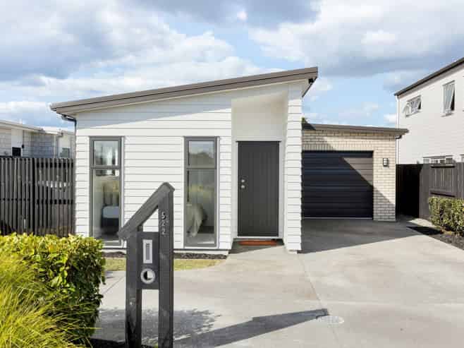 522 Webb Drive, Chartwell