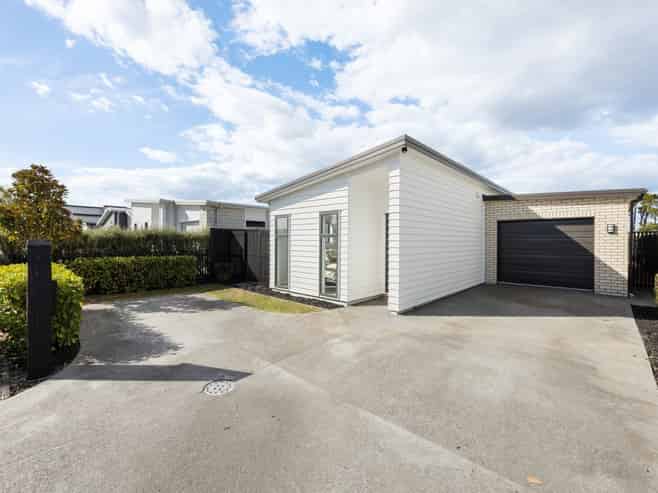 522 Webb Drive, Chartwell