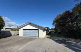 318 Te Moana Road, Waikanae