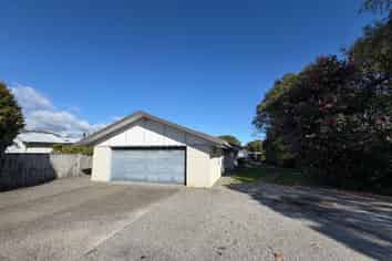 318 Te Moana Road, Waikanae