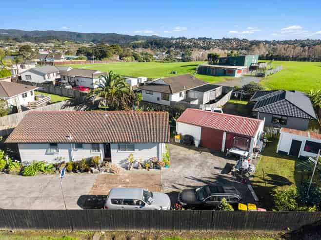 25 Silverstone Place, Henderson