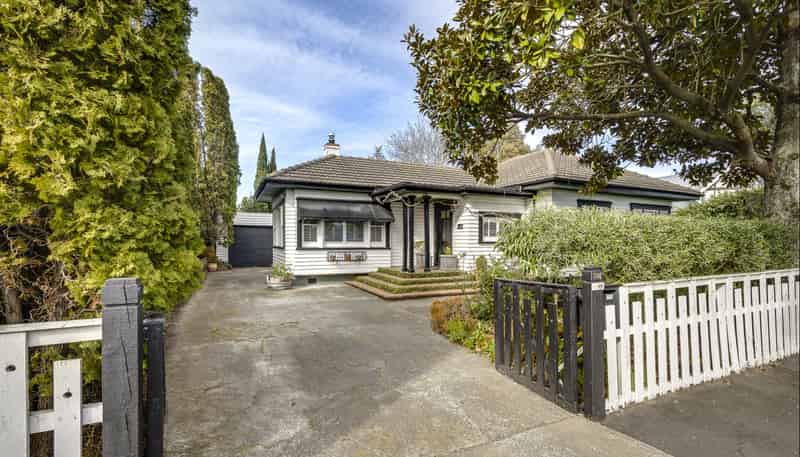504 Market Street South, Hastings