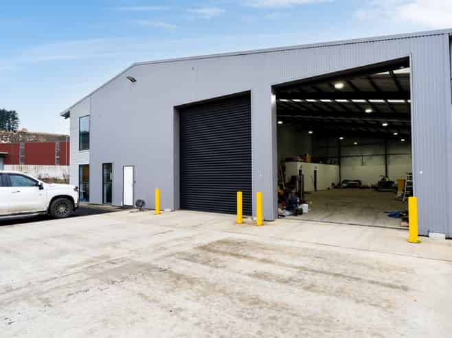Large freehold industrial with vacant possession