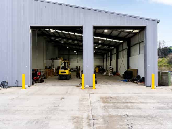 Large freehold industrial with vacant possession