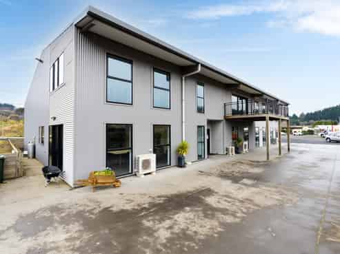 Large freehold industrial with vacant possession