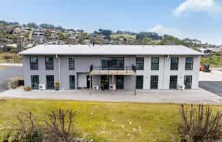 Large freehold industrial with vacant possession