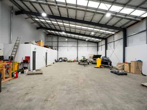 Large freehold industrial with vacant possession