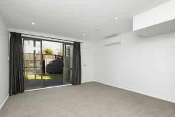 2/21 Moor Avenue, Te Atatu Peninsula