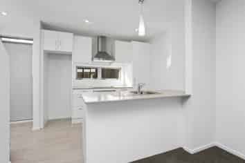 2/21 Moor Avenue, Te Atatu Peninsula