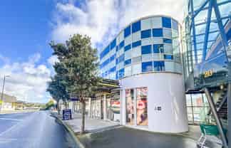 Bite Sized Retail in Silverdale