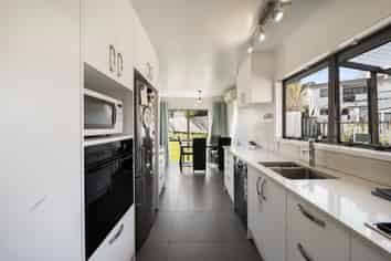 5 Rotoma Rise, Clover Park