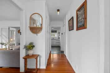 24 Konene Street, Utuhina