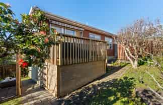 2 McKeefry Grove, Tawa