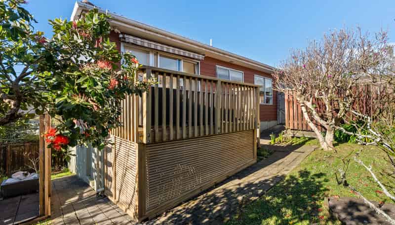 2 McKeefry Grove, Tawa