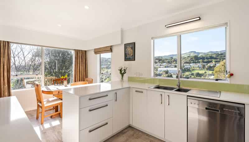 2 McKeefry Grove, Tawa