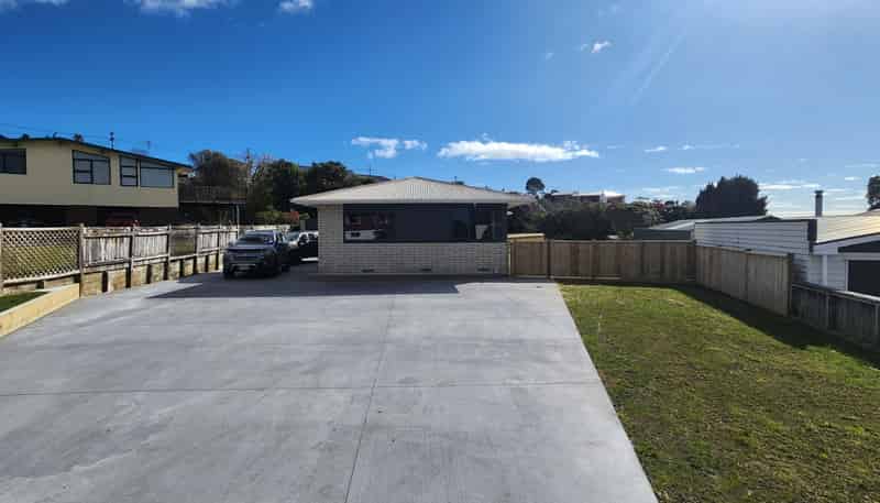 8 Handley Place, Glen Avon
