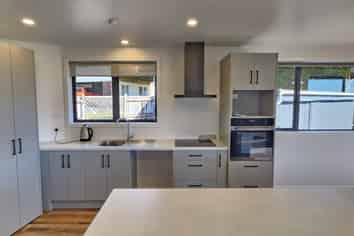 8 Handley Place, Glen Avon