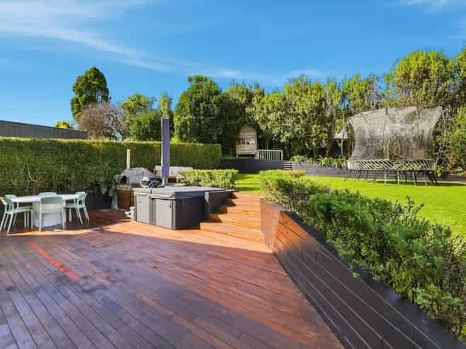 8 Richard Street, Westmere