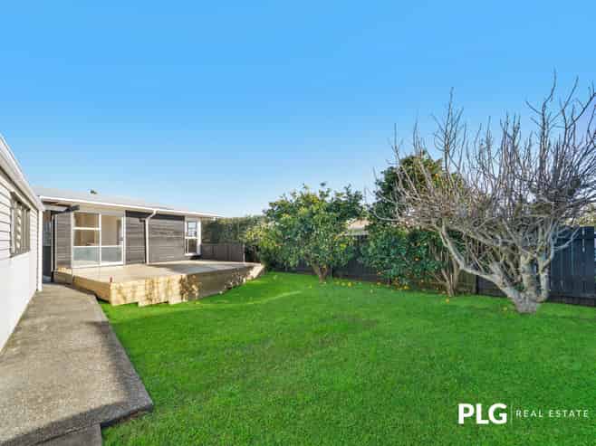 12 Farnborough Crescent, Mangere