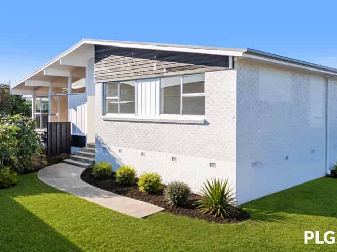 12 Farnborough Crescent, Mangere