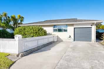 38 Norfolk Crescent, Otaki Beach