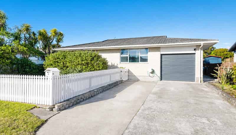 38 Norfolk Crescent, Otaki Beach