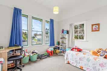 12 Hunia Street, Marton
