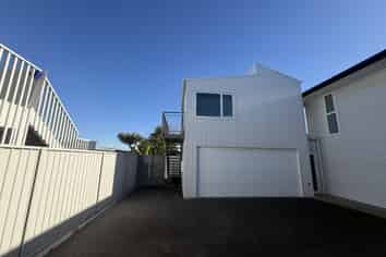 Rear apart/21A Ferguson Street, Westshore