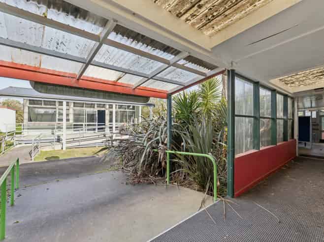  John Avenue, Pukemiro