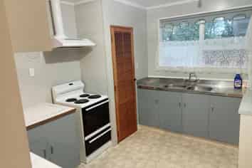 42 Kimberley Grove , Westbrook