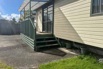 1A Clinton Avenue, Te Atatu Peninsula