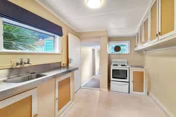 529 Broadway, Strathmore Park